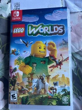 Lego Worlds Nintendo Switch Game - Yellow Minifigure with Green Torso